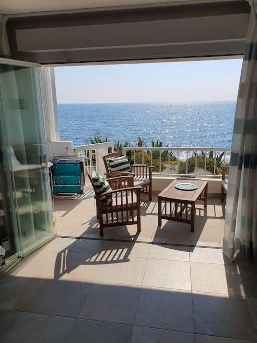 Front Mer - Sublime Appartement Moderne Et Confortable Estepona Buitenkant foto