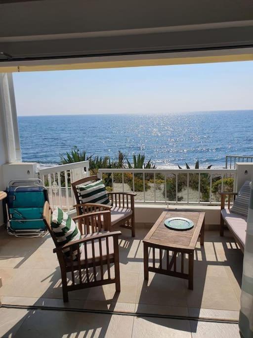 Front Mer - Sublime Appartement Moderne Et Confortable Estepona Buitenkant foto