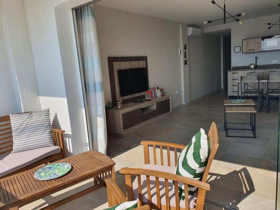 Front Mer - Sublime Appartement Moderne Et Confortable Estepona Buitenkant foto