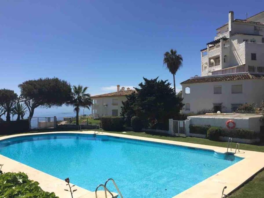 Front Mer - Sublime Appartement Moderne Et Confortable Estepona Buitenkant foto